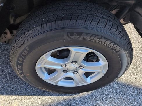 Used 2023 Jeep Wrangler Sport S image 10