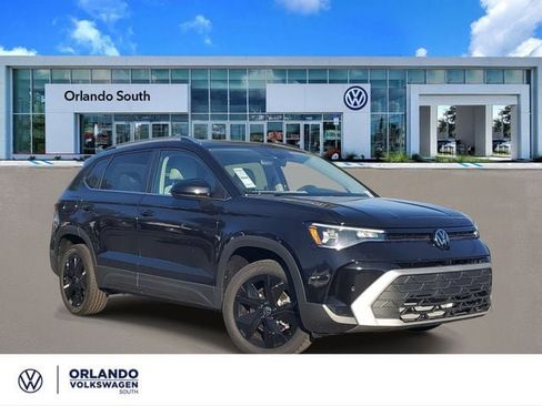 New 2026 Volkswagen Taos SE FWD image 1