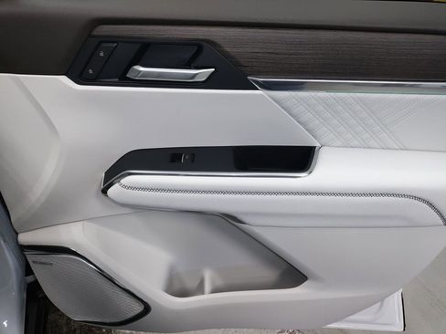 New 2026 GMC Acadia Denali w/ Super Cruise Package image 10