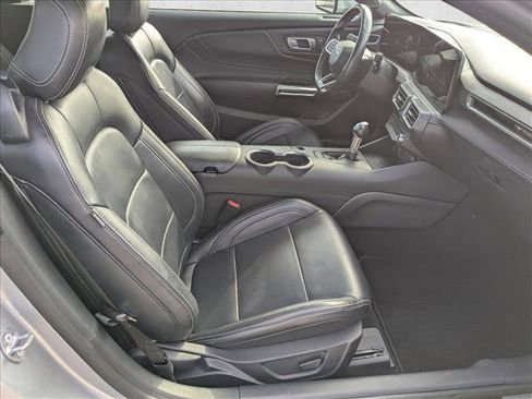 Used 2025 Ford Mustang Premium image 19