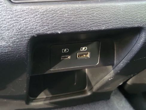 Used 2024 Mitsubishi Outlander SE image 13