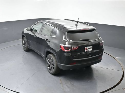 New 2026 Jeep Compass Limited w/ Sun, Sound & Navigation Group AWD/4WD image 35
