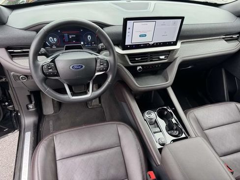 Certified 2026 Ford Explorer Platinum AWD/4WD image 19