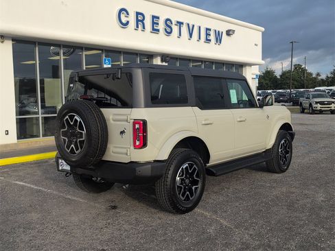 New 2025 Ford Bronco Outer Banks image 6