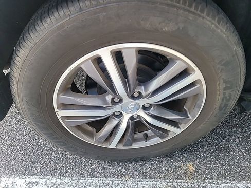 Used 2019 INFINITI QX60 Luxe w/ Essential Package image 10