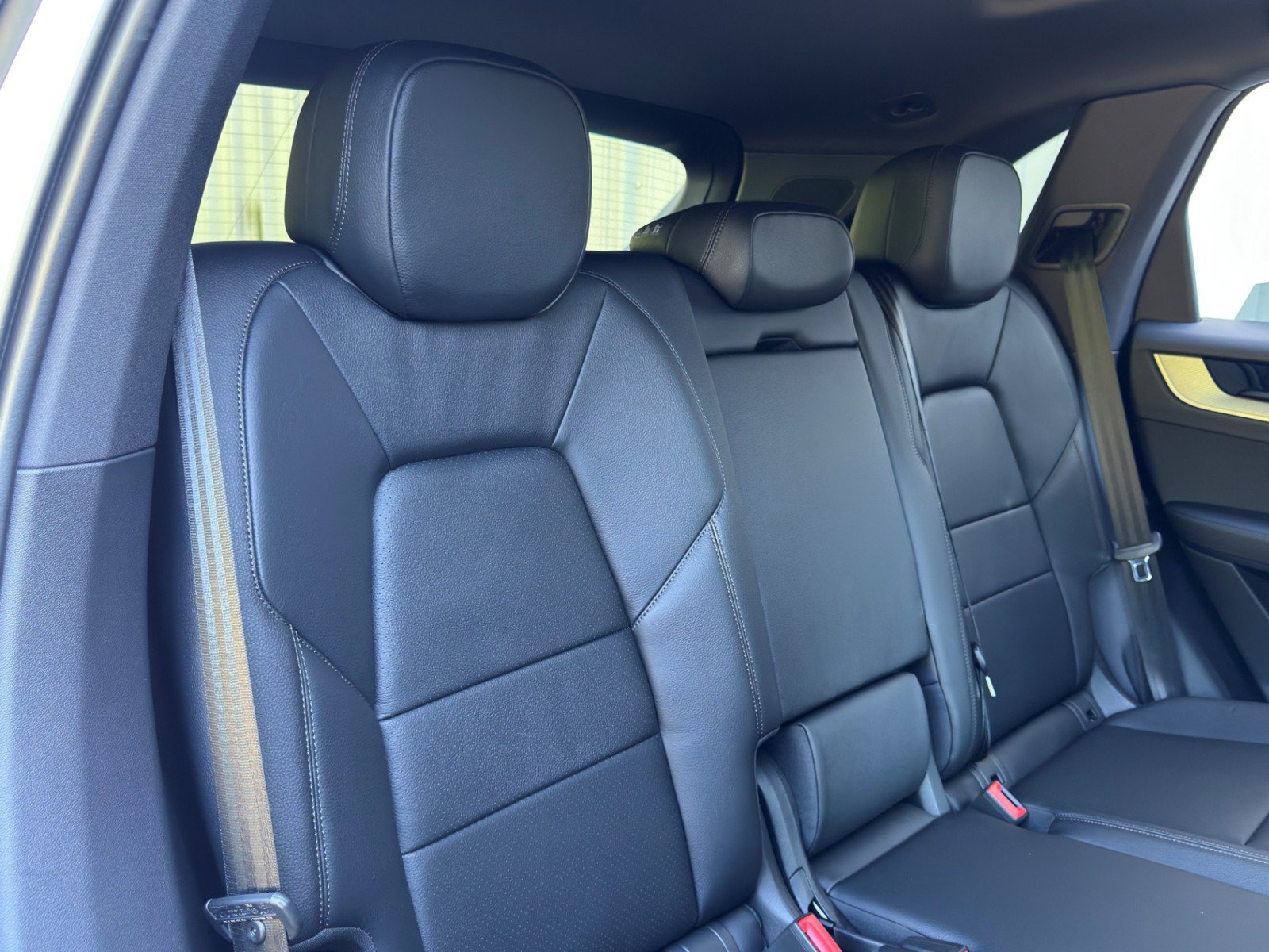 Used 2026 Porsche Cayenne AWD/4WD image 40