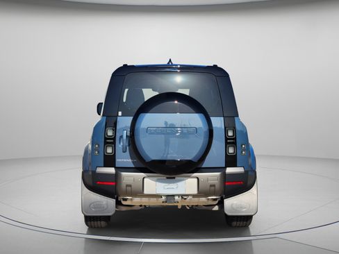 New 2026 Land Rover Defender 110 S AWD/4WD image 4