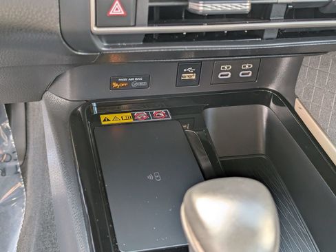 Used 2026 Toyota Camry XLE FWD image 27