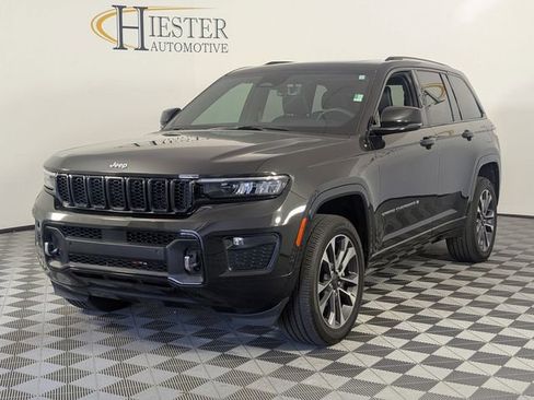 Certified 2024 Jeep Grand Cherokee Overland w/ Luxury Tech Group IV AWD/4WD image 4