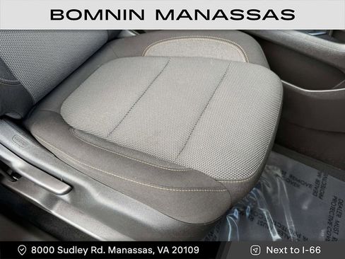 Used 2021 Chevrolet Traverse LT image 8