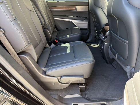 New 2026 Cadillac Vistiq Luxury AWD/4WD image 29