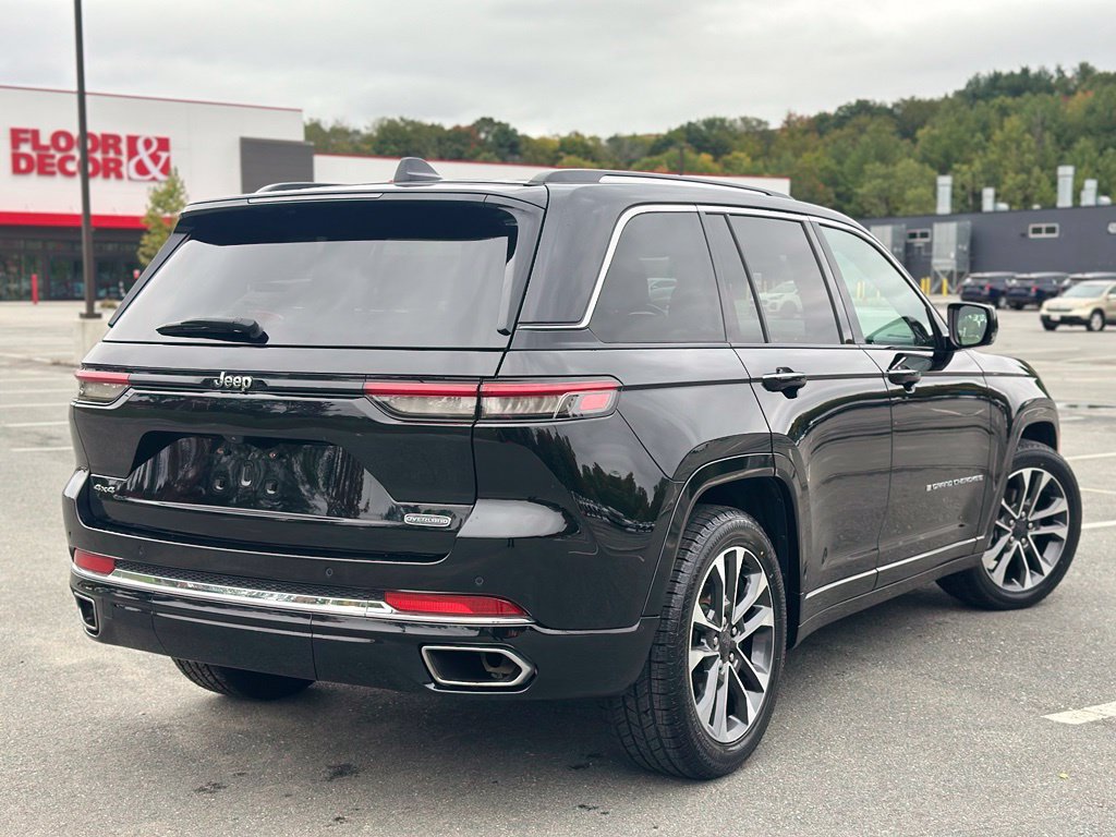 Used 2024 Jeep Grand Cherokee Overland w/ Trailer Tow Package AWD/4WD image 7