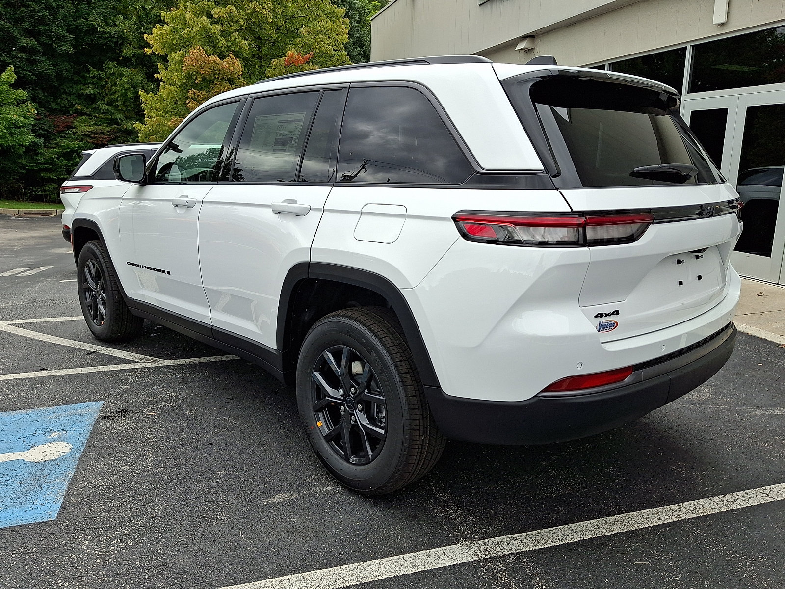 New 2027 Jeep Grand Cherokee 4WD image 4