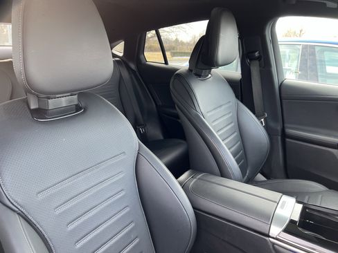 Used 2025 Mercedes-Benz GLC 300 300 image 35