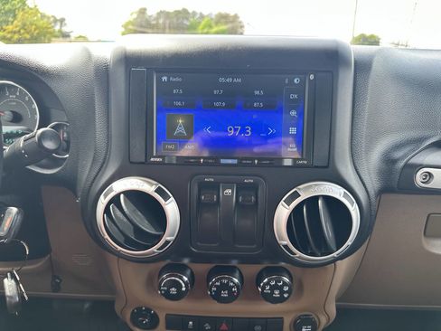 Used 2012 Jeep Wrangler Sahara w/ Connectivity Group image 13