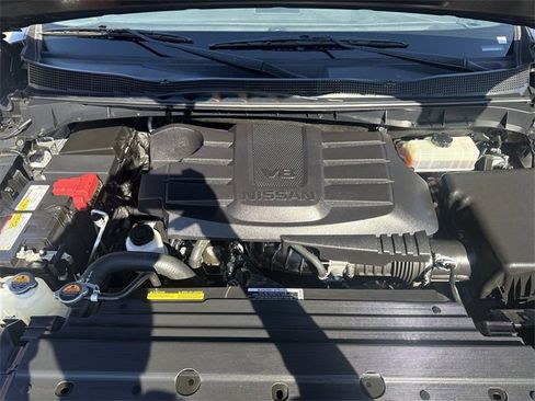 Used 2023 Nissan Titan SV w/ SV Convenience Package image 24
