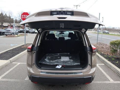 Certified 2025 Nissan Rogue SV AWD/4WD image 28