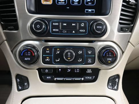 Used 2019 GMC Yukon XL Denali w/ Denali Ultimate Package AWD/4WD image 22