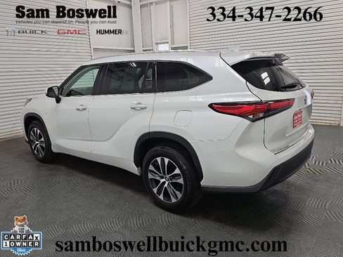 Used 2022 Toyota Highlander XLE FWD image 5