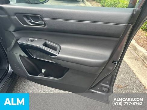 Used 2025 Nissan Pathfinder SV FWD image 16