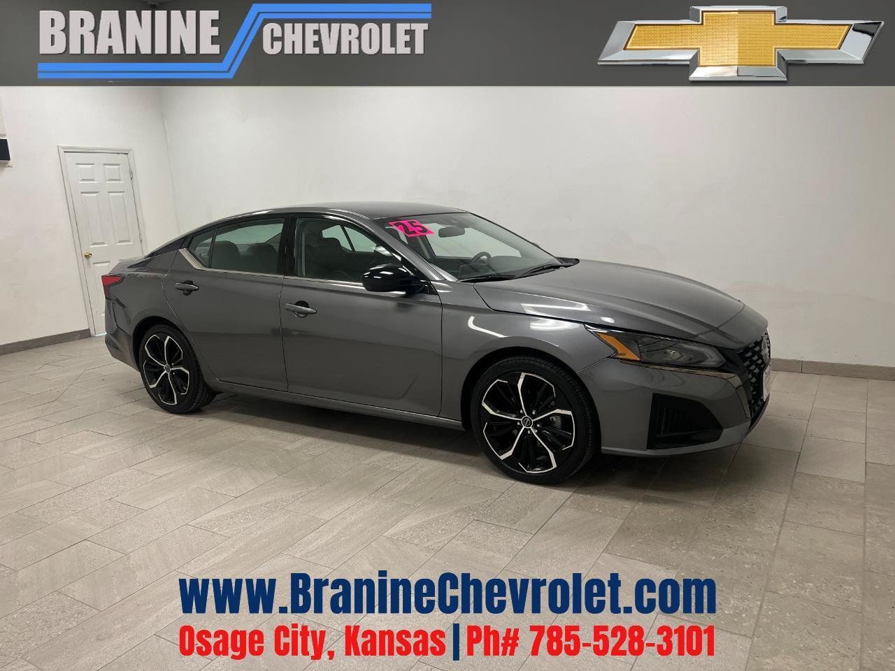 Used 2025 Nissan Altima 2.5 SR FWD image 1
