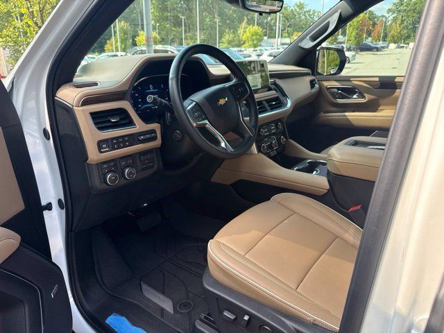 Used 2024 Chevrolet Suburban Premier AWD/4WD image 16