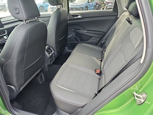 New 2025 Volkswagen Taos SE image 20