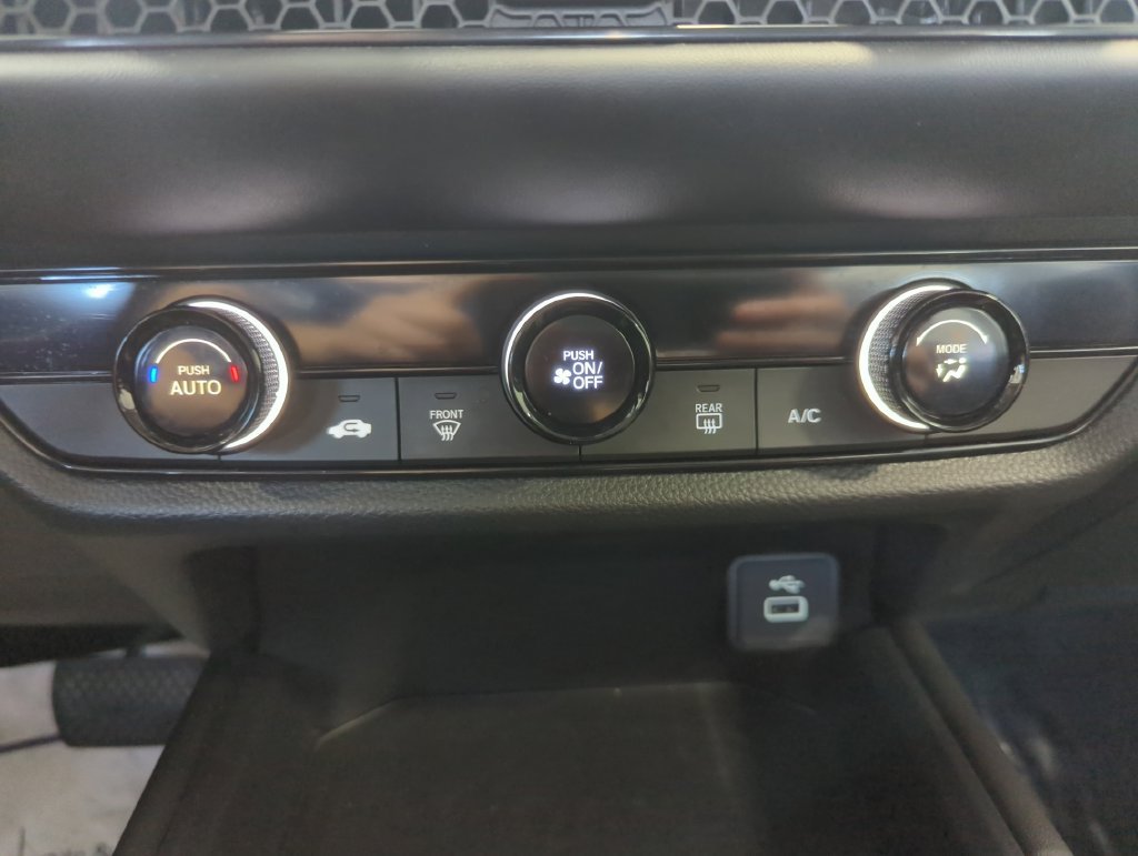 Used 2023 Honda HR-V LX image 21