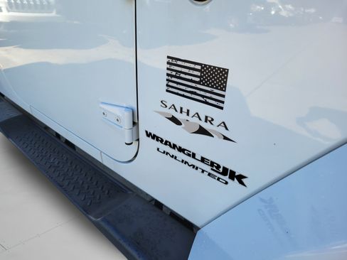 Used 2018 Jeep Wrangler Unlimited Sahara AWD/4WD image 30