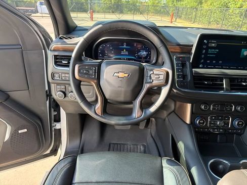 Used 2024 Chevrolet Tahoe High Country AWD/4WD image 16