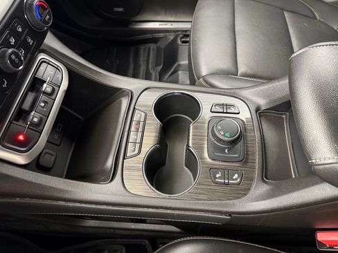 Used 2023 GMC Acadia SLT FWD image 54
