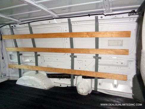 Used 2014 Ford E-250 and Econoline 250 w/ Power Group image 17