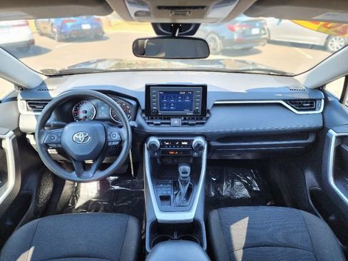 Used 2022 Toyota RAV4 LE image 28