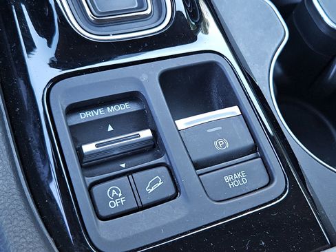 Certified 2023 Honda Pilot LX image 17