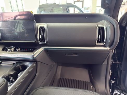 New 2027 Ford Expedition Platinum w/ Stealth Appearance Package AWD/4WD image 33