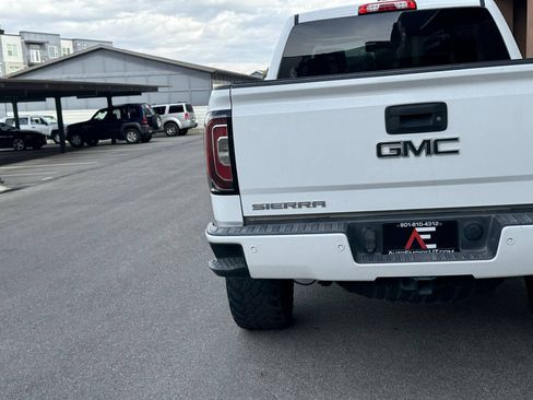 Used 2017 GMC Sierra 1500 SLT w/ All Terrain Package AWD/4WD image 5