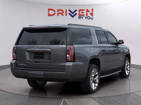 Used 2019 GMC Yukon XL SLT w/ Open Road Package image 5