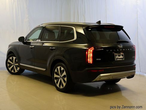 Used 2020 Kia Telluride S w/ S 8 Passenger Seating Package AWD/4WD image 9