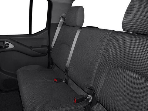 Used 2013 Nissan Frontier SL w/ Moonroof Pkg image 17