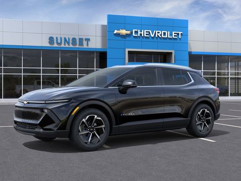 New 2026 Chevrolet Equinox EV LT image 2