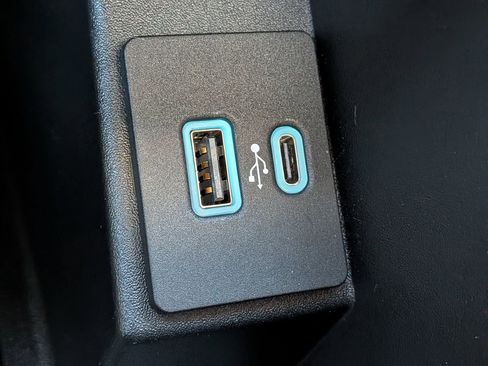 Certified 2024 Ford Edge SEL w/ Convenience Package image 28