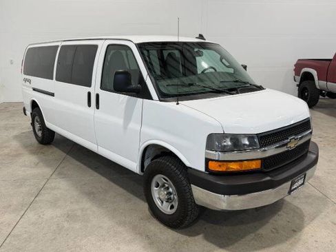 Used 2016 Chevrolet Express 3500 LT w/ LT Preferred Equipment Group RWD image 6