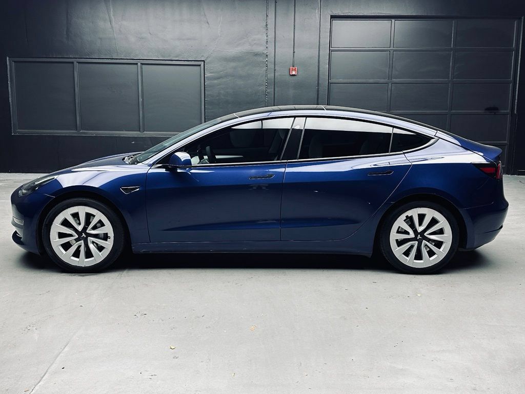 Used 2022 Tesla Model 3 Long Range AWD/4WD image 4
