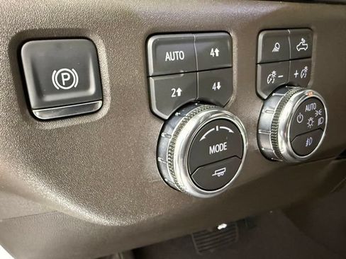 Used 2026 GMC Sierra 1500 SLT w/ SLT Premium Plus Package AWD/4WD image 36