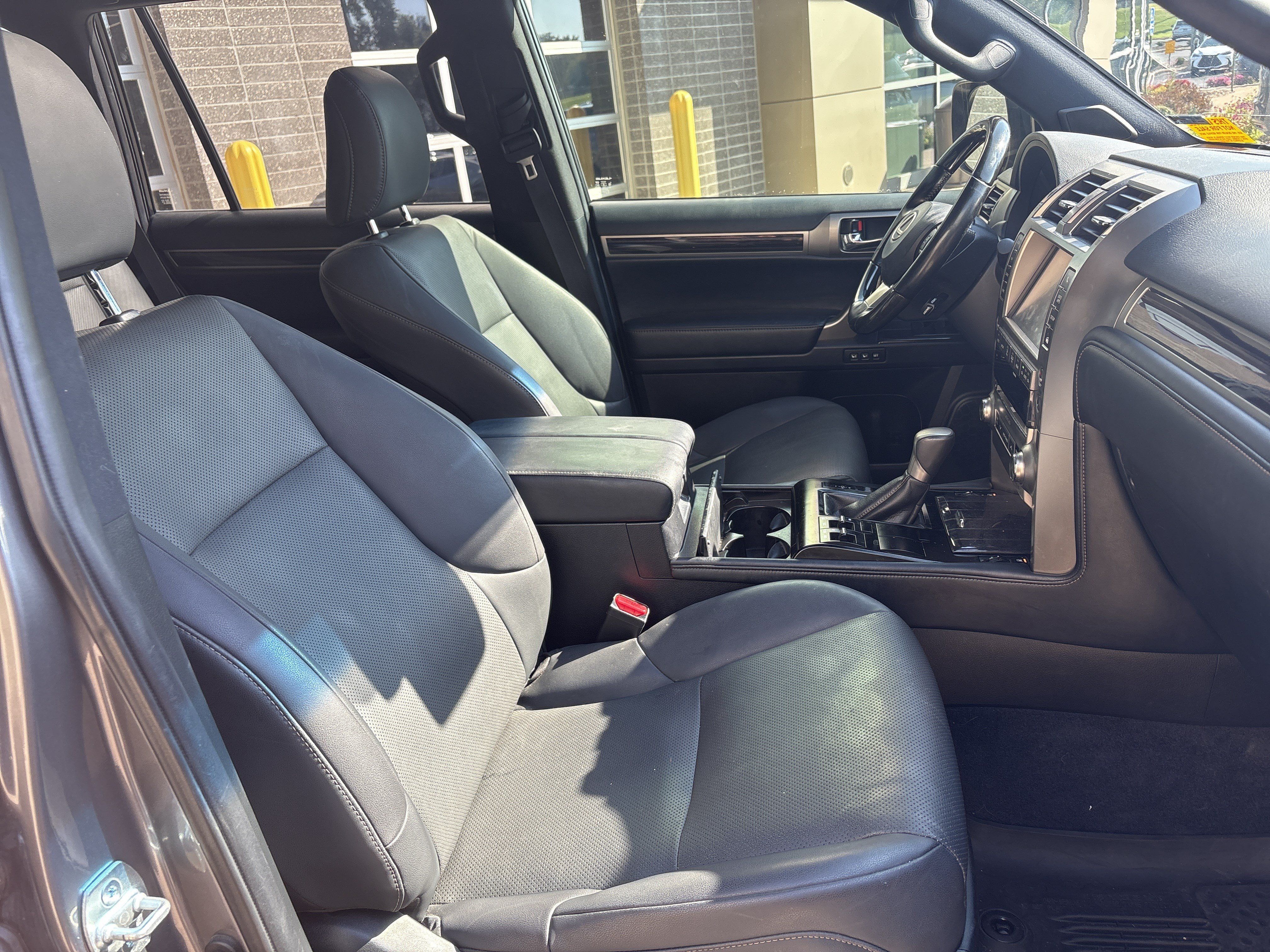 Used 2020 Lexus GX 460 Premium w/ Premium Package AWD/4WD image 33