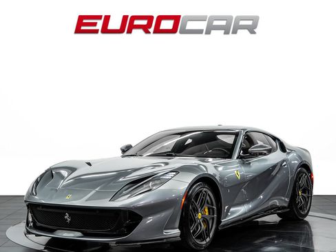 Used 2020 Ferrari 812 Superfast RWD image 1