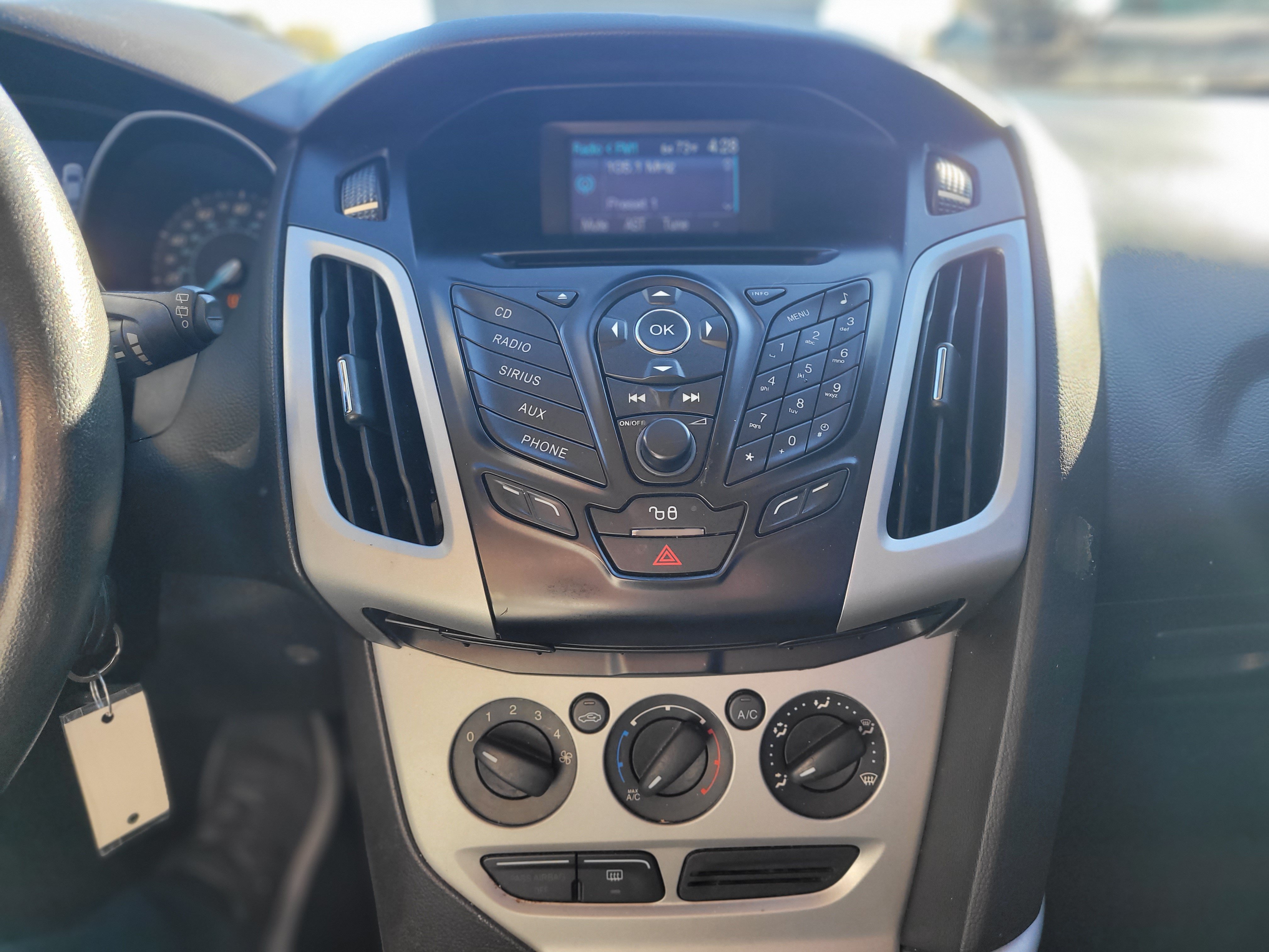 Used 2012 Ford Focus SE FWD image 10