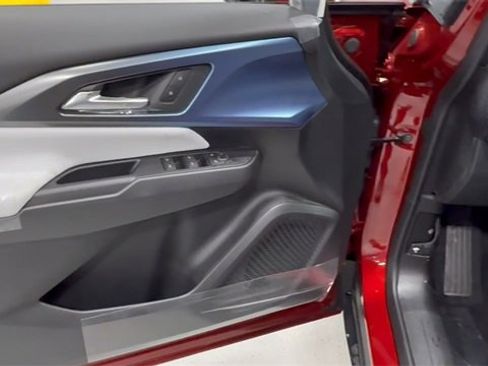 New 2026 Chevrolet Equinox EV LT image 11