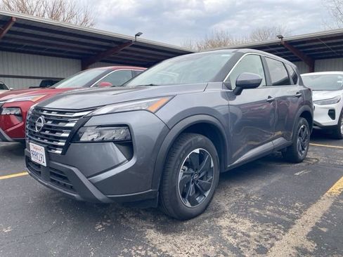 Used 2025 Nissan Rogue SV image 18