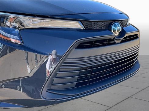 Used 2024 Toyota Corolla LE FWD image 28
